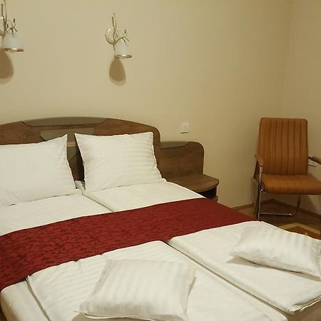 Satu Mare Apartments Bagian luar foto