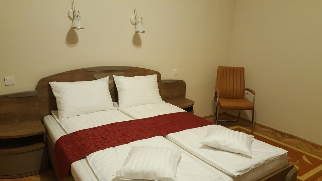 Satu Mare Apartments Bagian luar foto