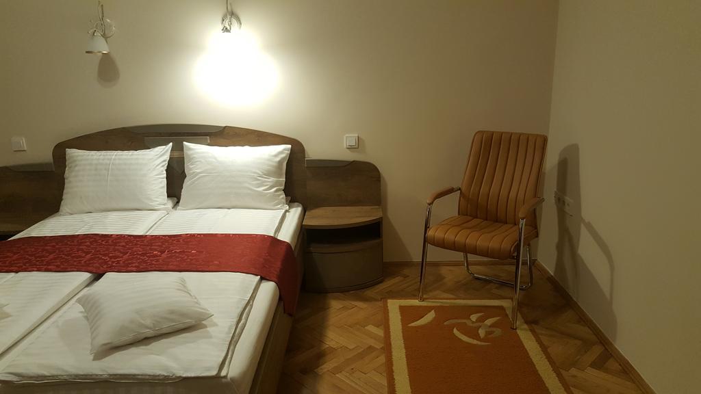 Satu Mare Apartments Bagian luar foto